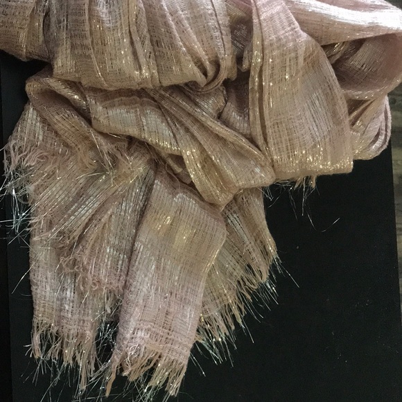 Light pink and silver scarf - Picture 4 of 4